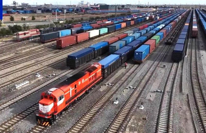 Оны эхний найман сард төмөр замаар 2.69 тэрбум тонн ачаа тээвэрлэжээ