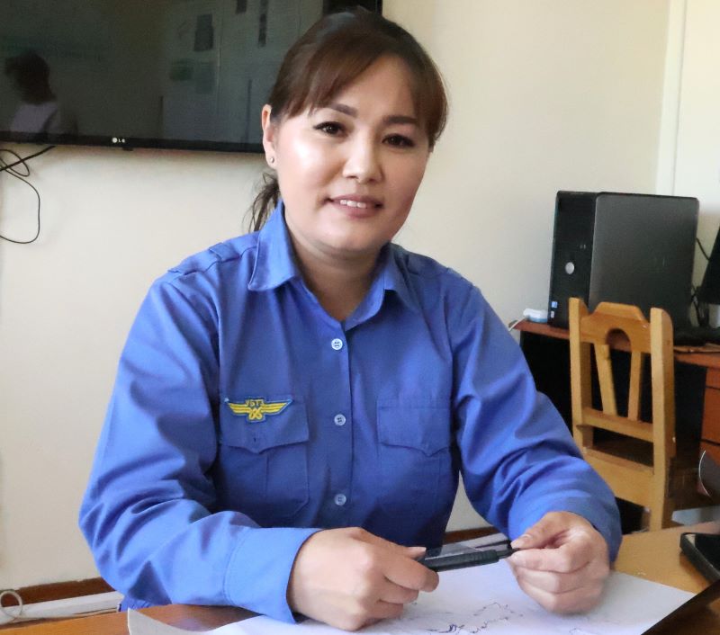 Аз жаргалыг бүтээгч, түгээгч бүсгүй