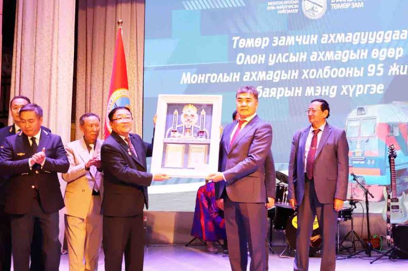 Замын дарга ахмадуудад зориулж албан даалгавар гаргалаа